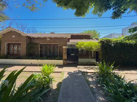 CASA EN VENTA 2 DORMITORIOS EN CITY BELL