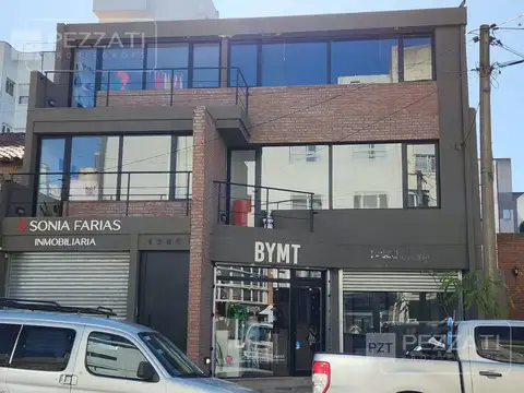 Oficina en  alquiler. z/Guemes. Al frente. Primer piso . con balcón