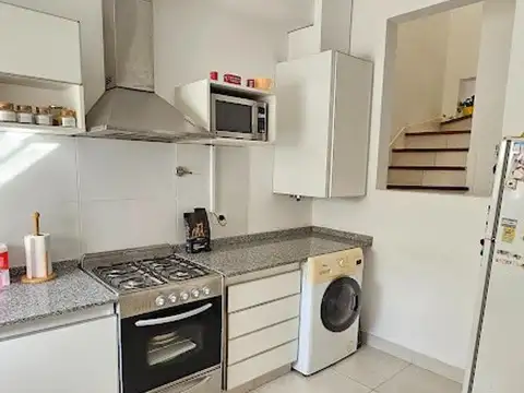 Depto Tipo Casa 3 ambientes con 2 baños