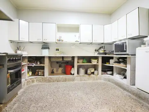 Casa 5 ambientes con 1 baño