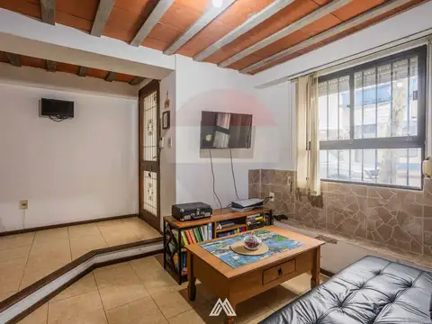 Venta casa 2 dormitorios, barbacoa, Tres Cruces