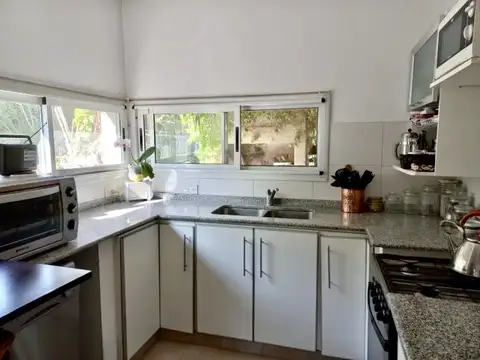 Casa 4 ambientes con 4 baños