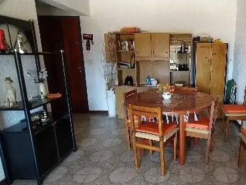 Av 1 100, Piso 1