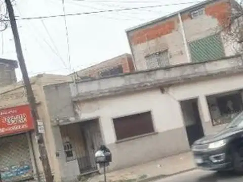 VENTA PH AL FRENTE CON DEPARTAMENTO EN PLANTA ALTA VILLA SARMIENTO SIN EXPENSAS IDEAL INVERSOR