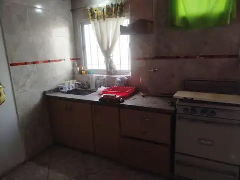 Depto Tipo Casa 6 ambientes con 2 baños