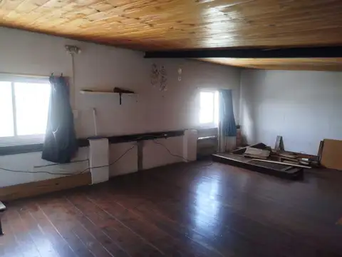 Depto Tipo Casa 6 ambientes con 2 baños