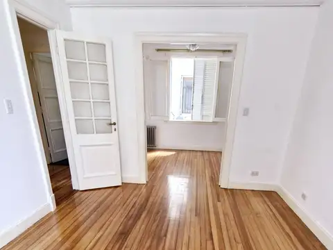 Teniente Juan Domingo Peron 2700, Piso 5