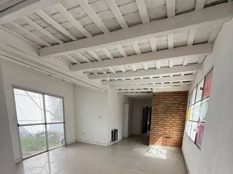 Casa en Alquiler con 1 cochera