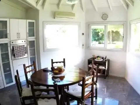 Casa en Alquiler en El Establo, USD 1.950
