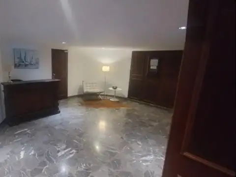 Alquiler de Departamento con Cochera!! Excelente Ubicación!!