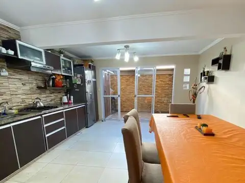 Casa de 3 amb en Complejo "Barrio Luz y Fuerza" Morón Sur-