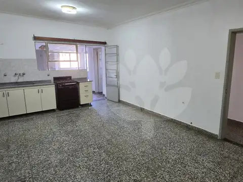 Casa en Alquiler en Los Hornos, $ 980.000