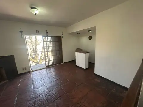 Depto Tipo Casa en Venta en Ramos Mejía, USD 99.000