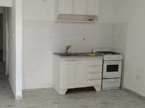 ALQUUILER DTO  1DOR PLANTA BAJA FRENTE CON JARDIN Y PATIO