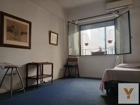 Ayacucho e/ Peña y José Andrés Pacheco de Melo