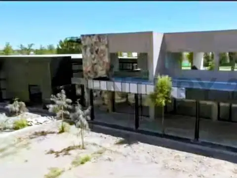 FARMACIA EN VENTA CENTRO COMERCIAL BOSQUE