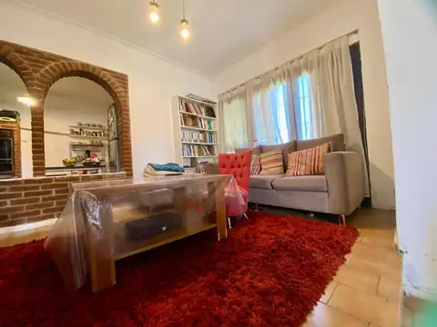 Casa 3 amb + Depto con entrada independiente