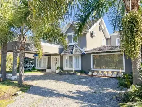 Venta Casa 6 ambientes pileta y quincho en Echeverría del Lago canning