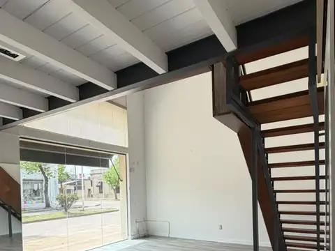 Local en Alquiler en Esperanza, $ 800.000