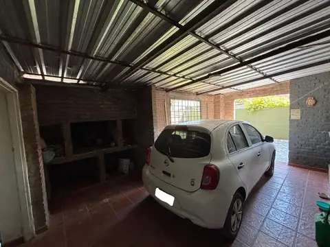 Casa en Venta con 4 cocheras