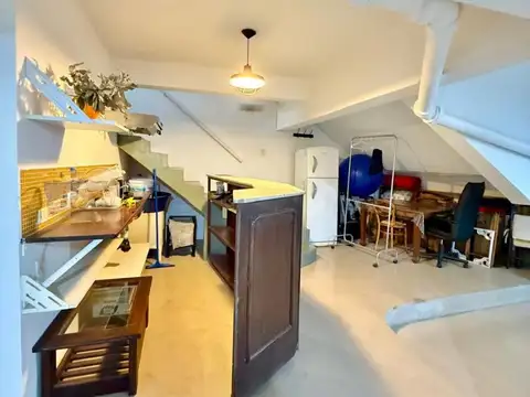 Depto Tipo Casa en Venta 90 años