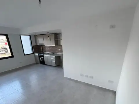 Monoambiente en primer piso al frente