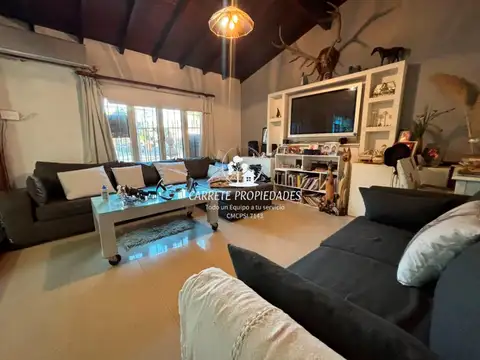 Casa en venta con pileta. Boulogne. San Isidro. 100