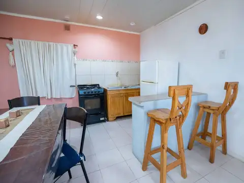 Casa 3 dorm , patio y cochera + Dpto 1 dorm PA