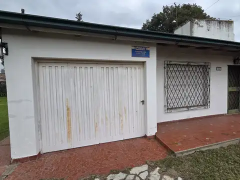 Casa quinta sobre lote de 1209 m2