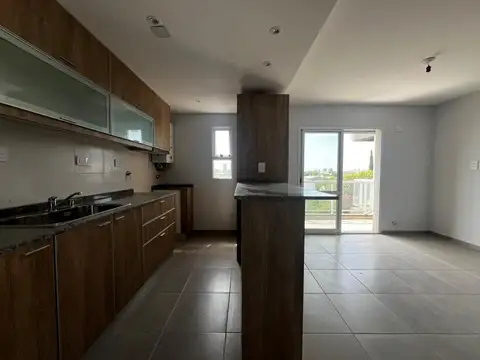 Departamento, piso completo,  sobre avenida Facundo Zuviria