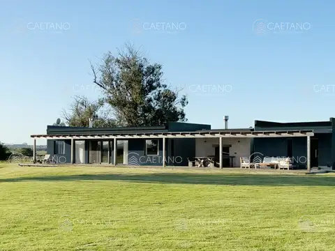 Casa 4 ambientes con 3 baños