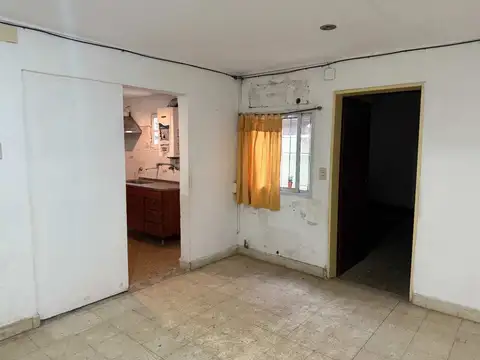 2 CASAS A 50m de AV. GRAL PAZ