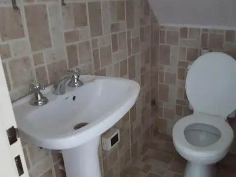 Depto Tipo Casa en Venta en Villa Luzuriaga, USD 80.000