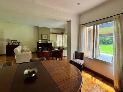 Casa en Venta con 1 cochera