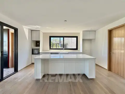 Casa 5 ambientes con 5 baños