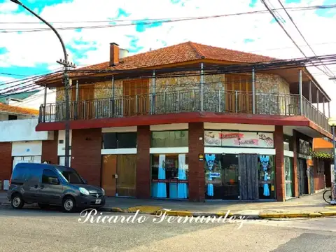 DOS DEPARTAMENTOS MAS COCHERA EN BLOCK