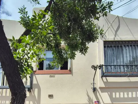 HERMOSO DEPARTAMENTO  A MEDIA CUADRA TRANVIA!!!