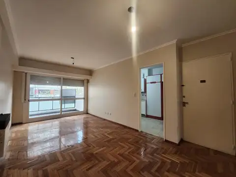 Semipiso Al Frente 2 Dormitorios Con Cochera Y Balcón - Orientación Norte | Centro Rosario