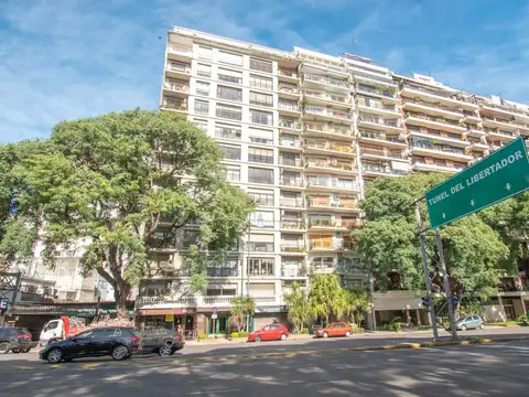 Reservado    Piso alto, luminoso, bajas expensas,