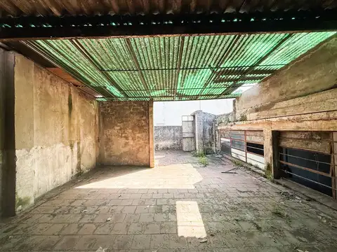Venta PH 4 ambientes a reciclar con terraza