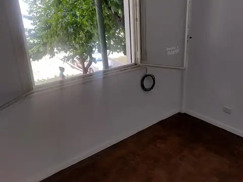 FLORESTA: 3 AMBIENTES EN PRIMER PISO