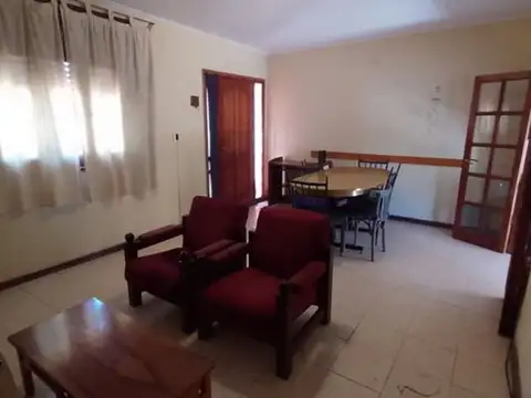 Casa 4 ambientes con 1 baño