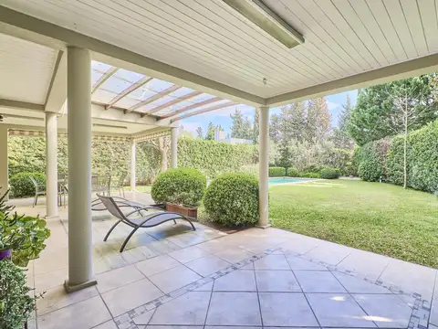 Casa 6 ambientes con 3 baños