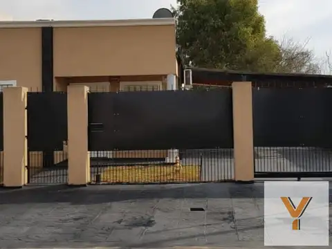 Casa en venta - 2 Dormitorios 1 Baño - 250Mts2 - Luján