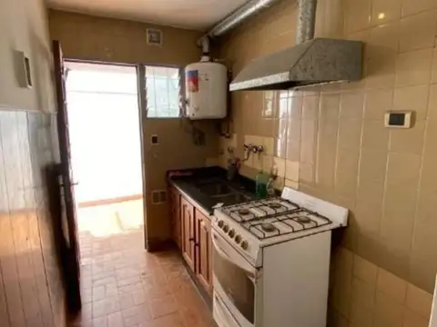 Casa 2 ambientes con 1 baño