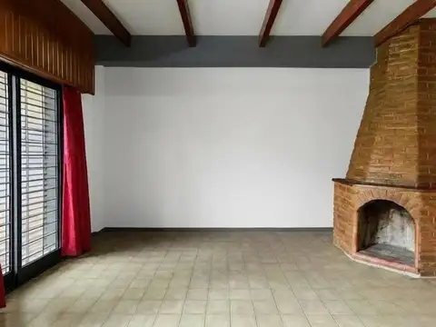 Casa en venta 4 ambientes - Merlo Centro