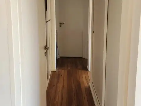 Departamento En Venta - Tres ambientes con cochera - San Isidro