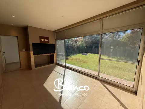 Casa en Alquiler de 3 dormitorios