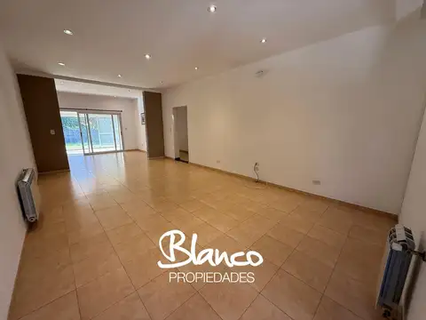 Casa 4 ambientes con 4 baños