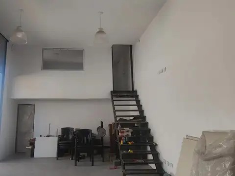 OPORTUNIDAD! DOS DEPARTAMENTOS BALCON TERRAZA Y DOS GALPONES en Venta –Lisandro de la torre 6700,  Del Viso